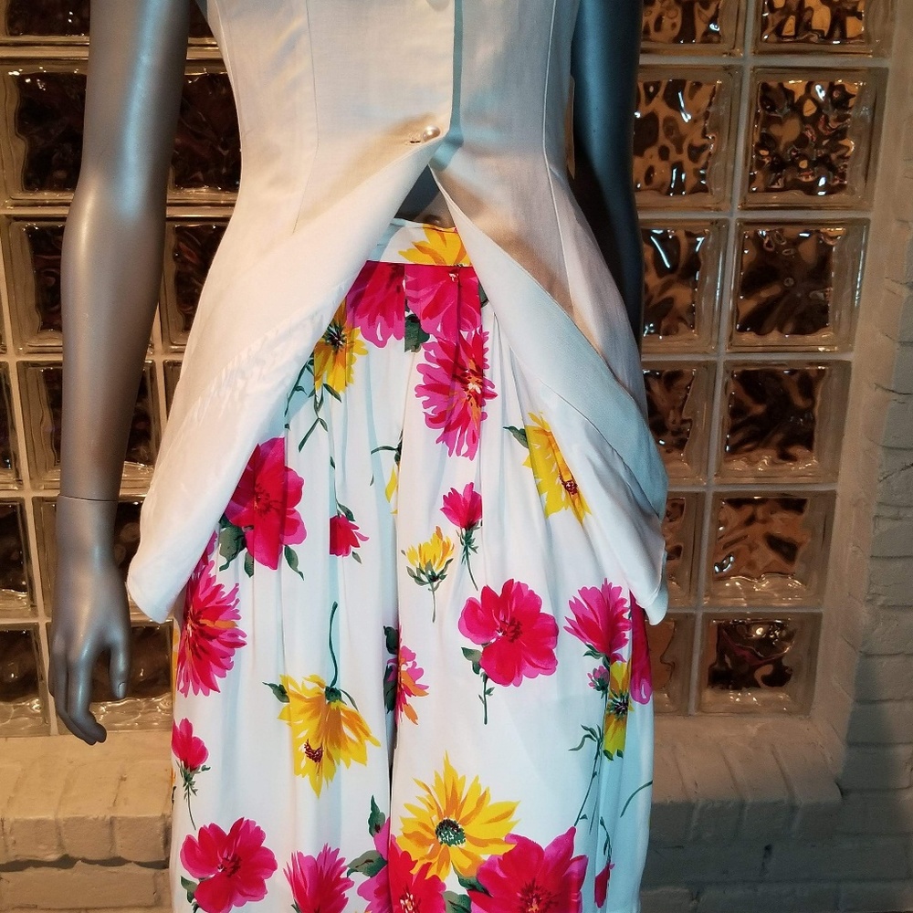 NWT Alfred Sung floral shorts